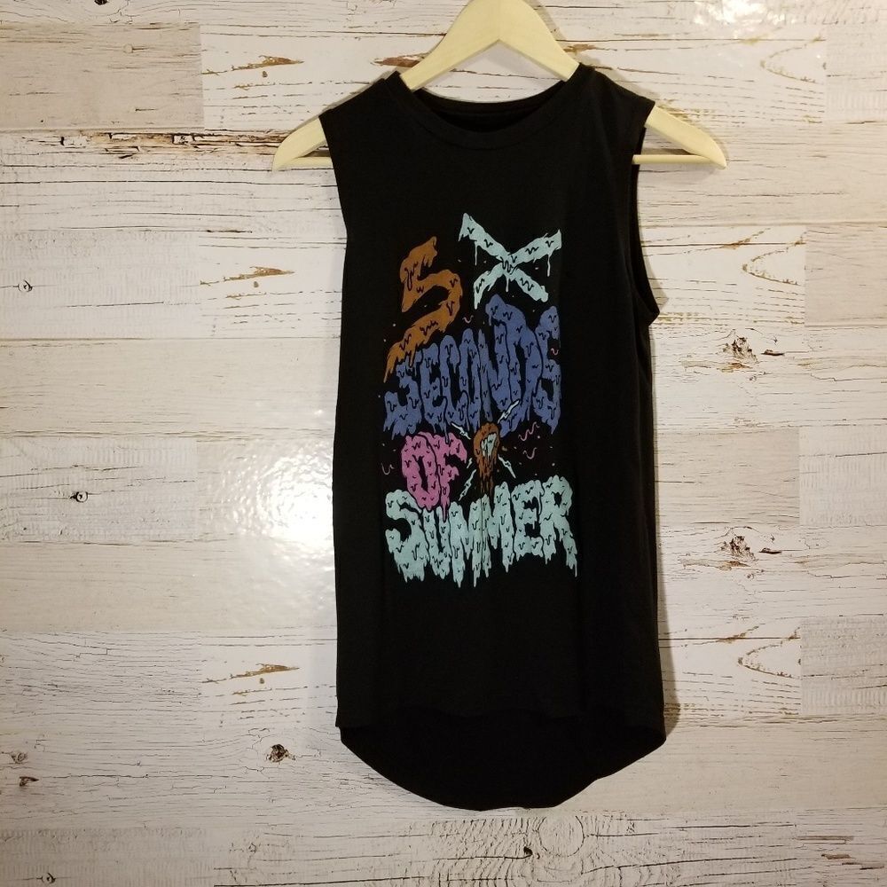 5 Seconds of Summer graphic tank top